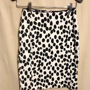 Polka dot skirt 🖤